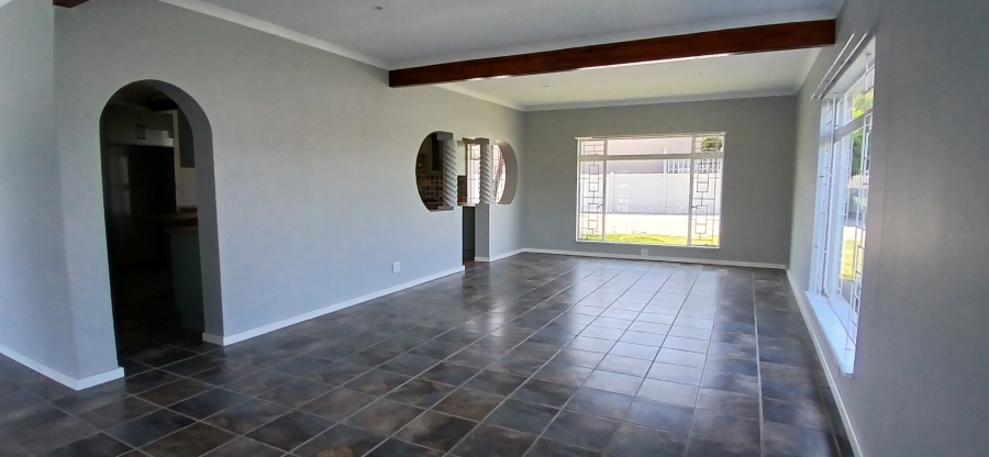 3 Bedroom Property for Sale in Dormehls Drift Western Cape